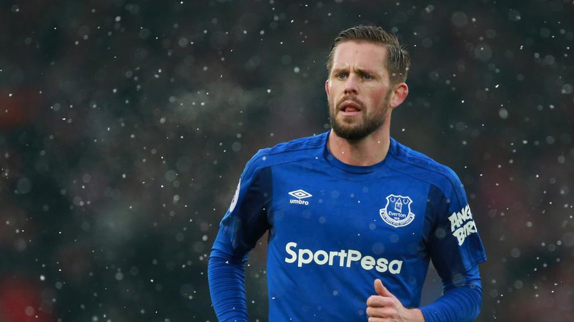 九游游戏中心-“费尔南多·比亚尔巴：橄榄球历史的见证者与创新者”